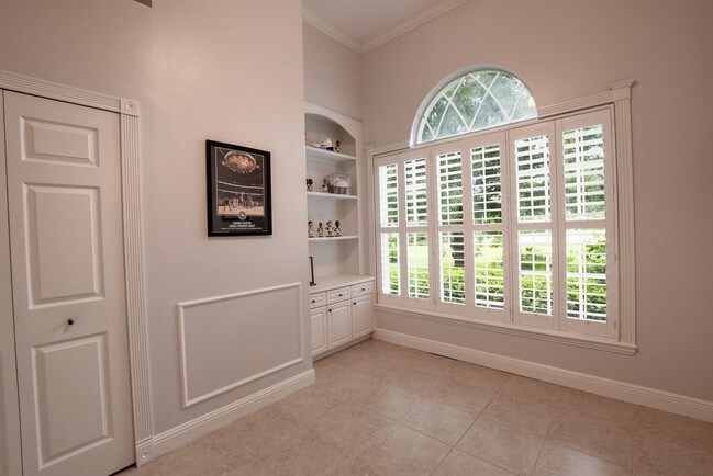 Building Photo - 4 br, 3 bath House - 325 Leslie Lane