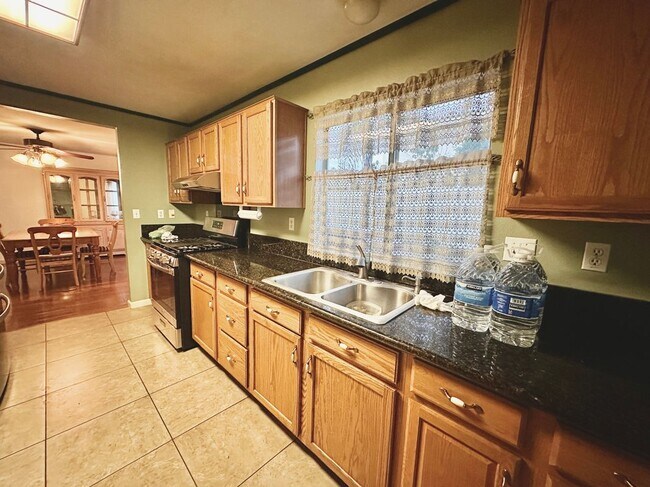 Foto del edificio - 17003 Abell Ct