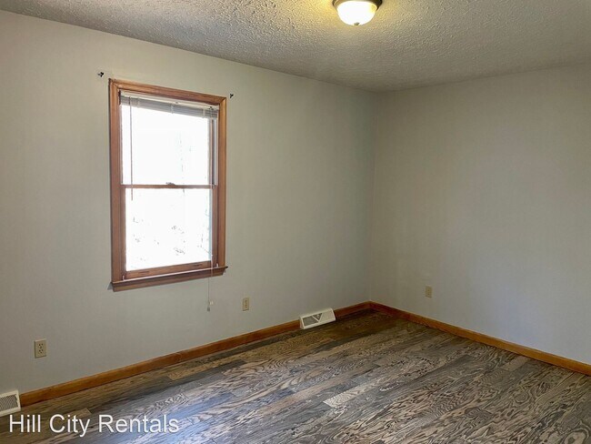 Building Photo - 3 br, 2 bath House - 930 Grand Arbre Drive