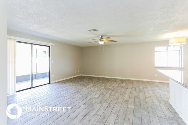 Foto del edificio - 4681 Swallowtail Dr