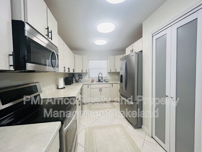 Foto del edificio - 3541 Harbor Cir NW