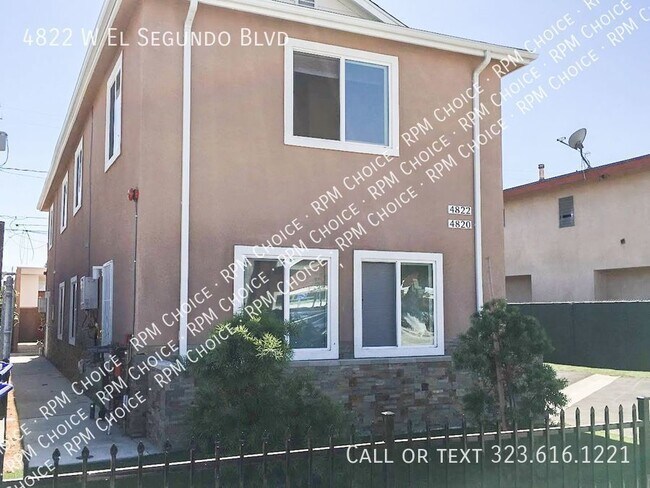 Building Photo - Townhouse 3bd/2ba with laundry hookup and ...