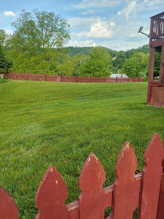 6208 Sandhurst Dr, Cave Spring, VA 24018 House Rental in Cave Spring