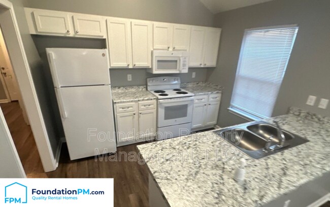 Building Photo - 3637 Philsdale Ave