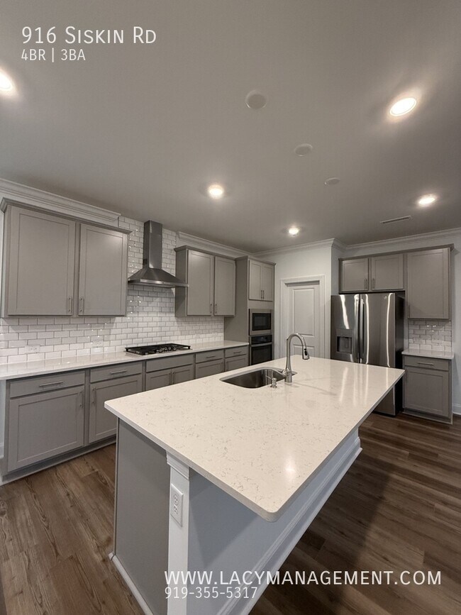 Foto del edificio - 916 Siskin Rd