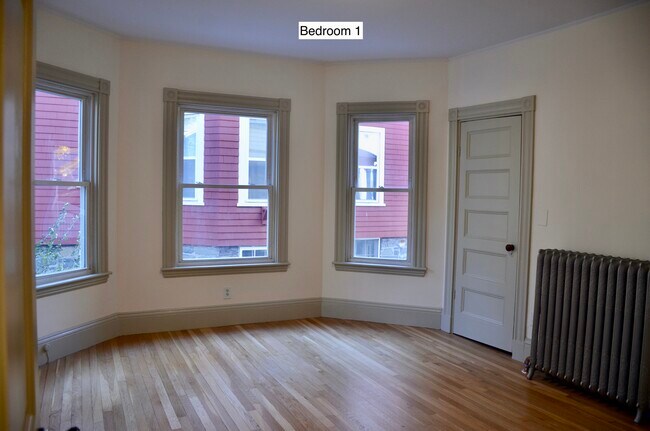 Bedroom 1 - 14 Waldo St