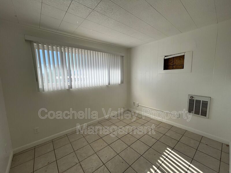 Foto principal - 66100 3rd St