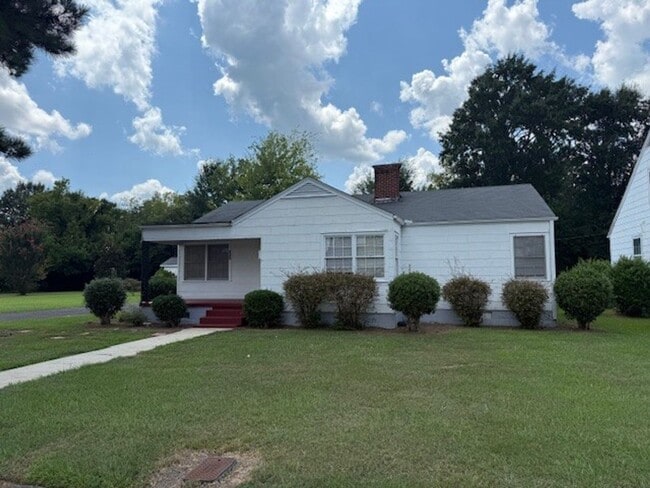 Foto del edificio - Cute 3 Bed 1 Bath House! Available Now! Ca...