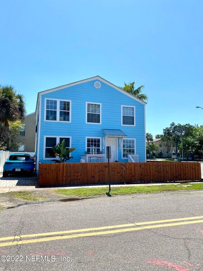 Foto del edificio - 237 Oleander St