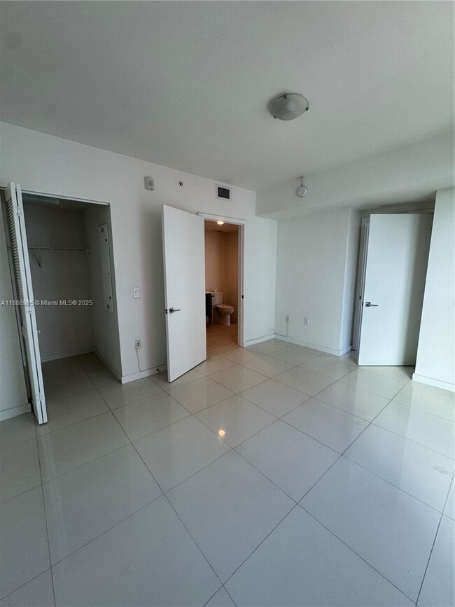 Foto del edificio - 7875 NW 107th Ave