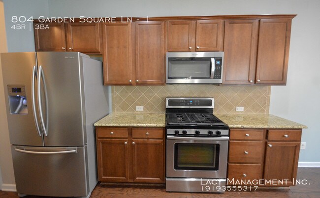 Foto del edificio - 804 Garden Square Ln
