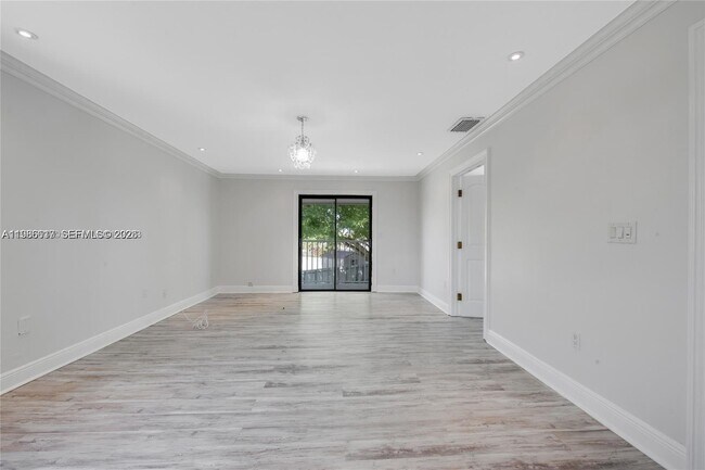 Foto del edificio - 9005 SW 56th St