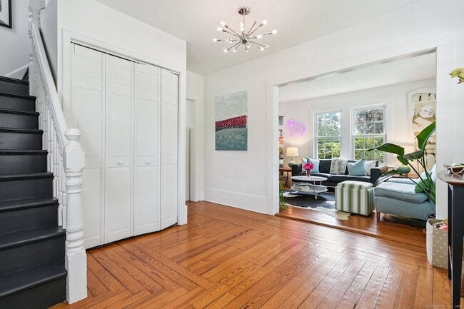 Building Photo - 24 Warren Ave