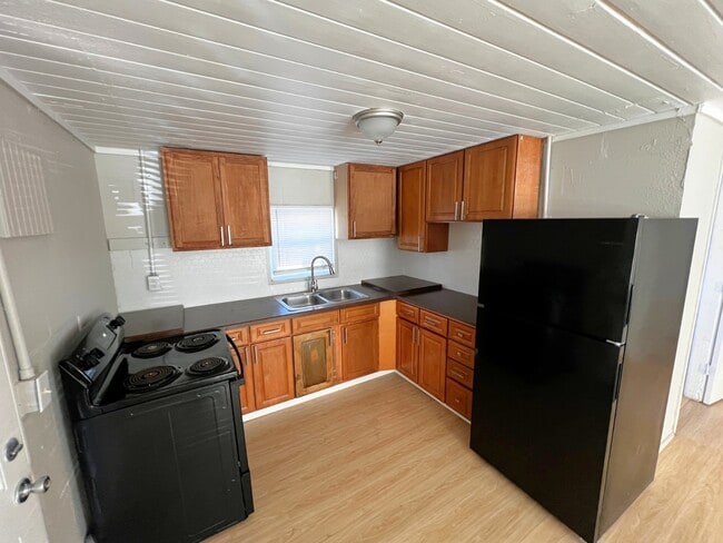 Foto del edificio - 8215 Stoner Rd