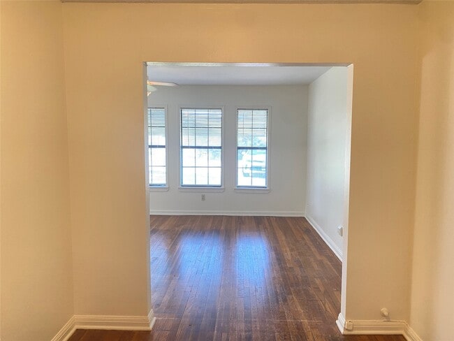 Building Photo - 3619 Lazywood Ln