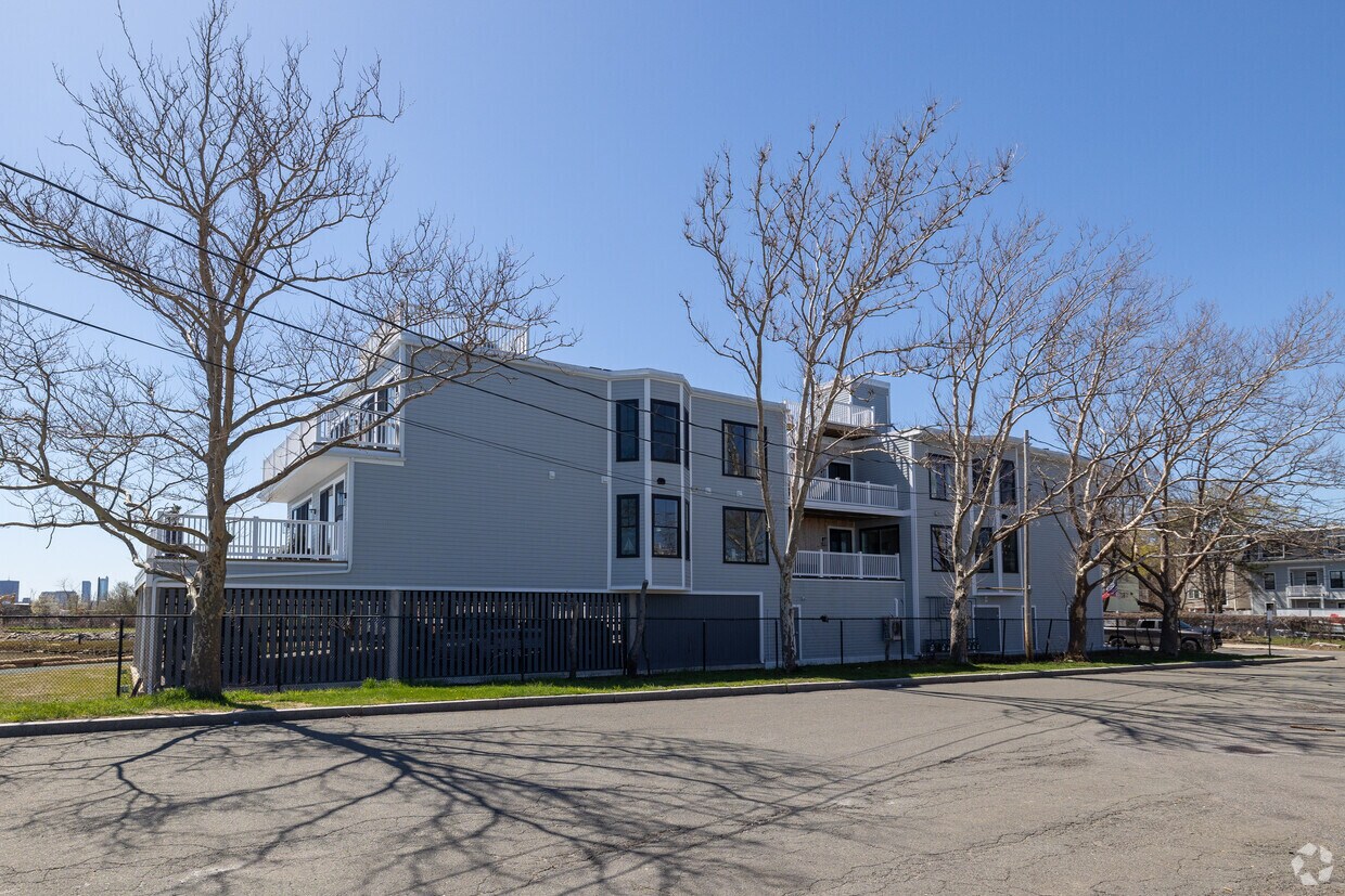 The Residences at Coleridge Coast Apartments in Boston, MA