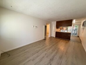 Building Photo - 505 Hilborn St
