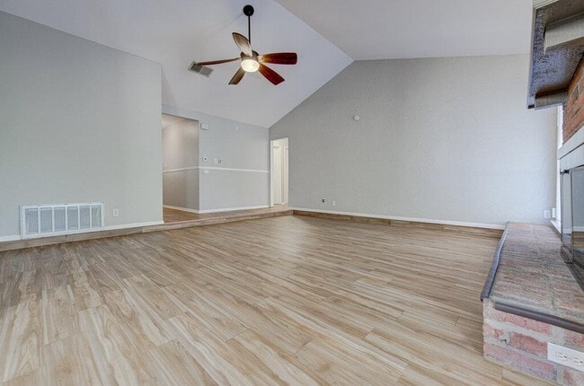 Building Photo - 2109 Singletree Ave