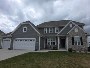 Building Photo - W239N3777 River Birch Ct