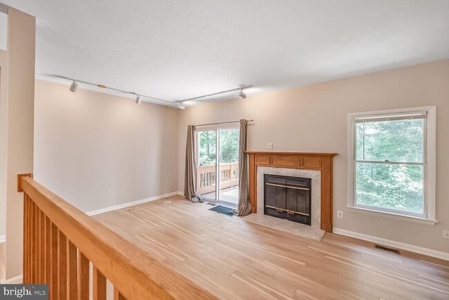 Building Photo - 1657 Oak Spring Way