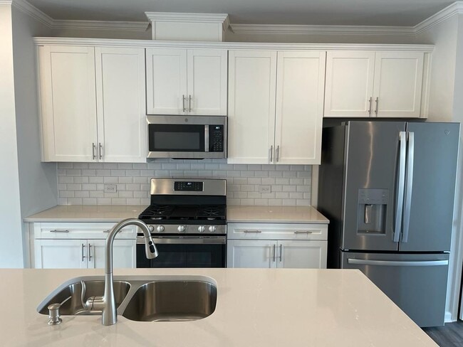 Building Photo - 519 Brushford Ln