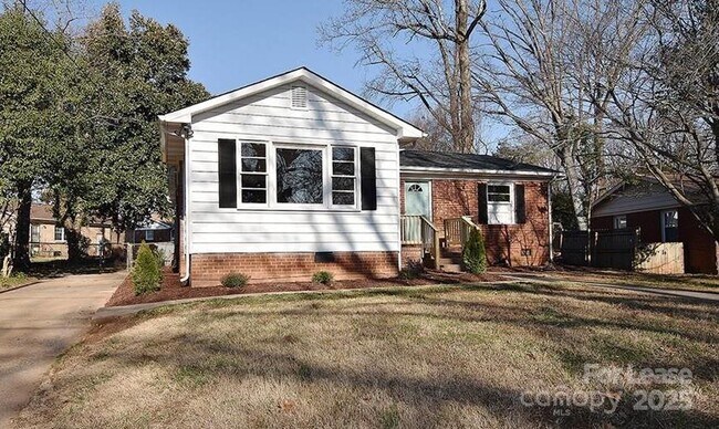 Foto del edificio - 1437 Springwood Ln