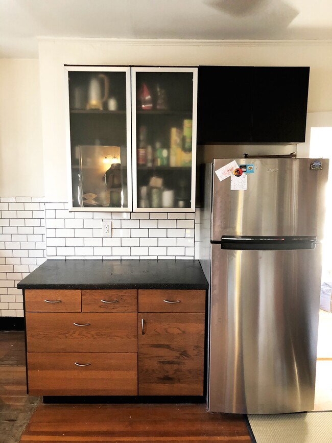 Building Photo - 117 Clay St