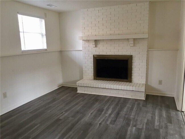 Building Photo - 7717 Cambridge Dr