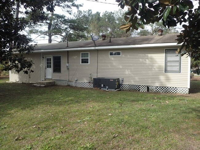 Building Photo - Three Bedroom Home in Valdosta, GA