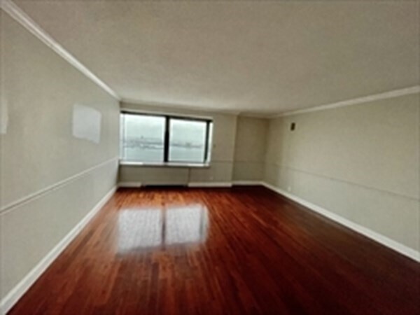 Building Photo - 85 E India Row