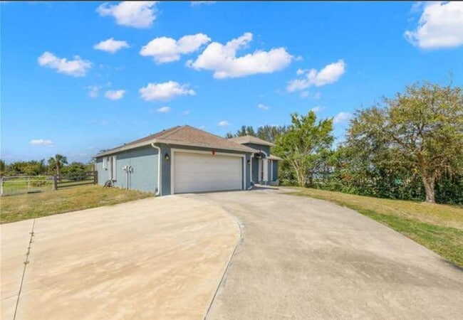Photo - 10607 Bud Rhoden Rd (Palmetto, FL) House