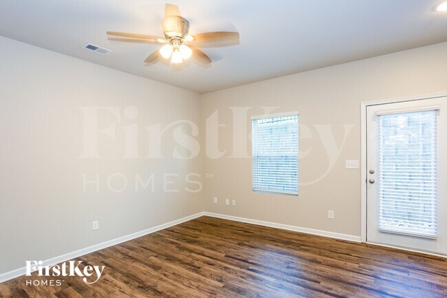 Building Photo - 10724 Rivergate Dr NW