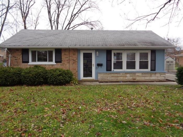 Primary Photo - 22 Apple Ln