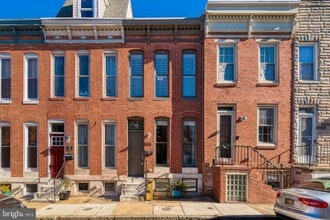 Building Photo - 1533 Marshall St