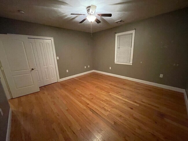 Building Photo - 2A Lorenzo St