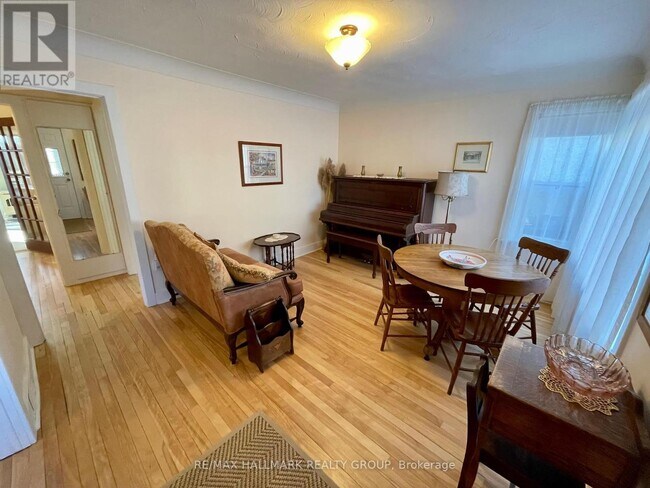 Photo du bâtiment - 112 Clegg St