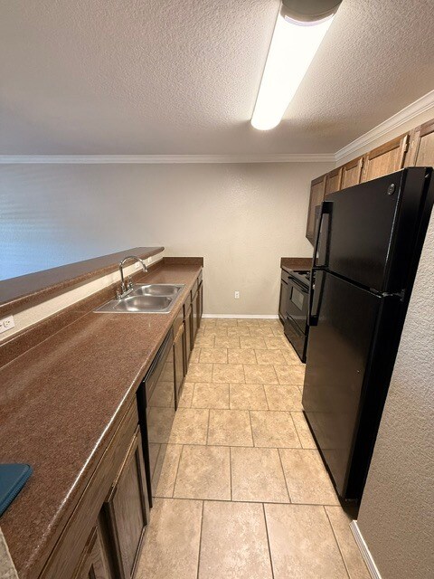 Foto del edificio - 2743 Oakview Rd