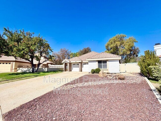 Foto del edificio - 22988 Joaquin Ridge Dr