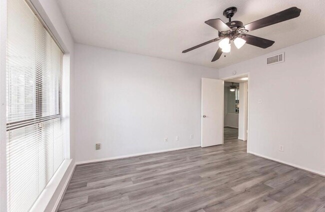 Foto del edificio - 10047 Westpark Dr