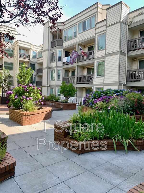 Building Photo - 2152 N 112th St
