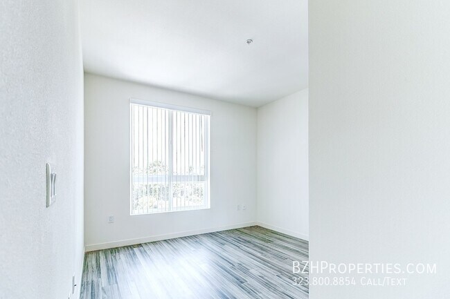 Building Photo - Beautiful Modern Two Bedroom In Echo Park