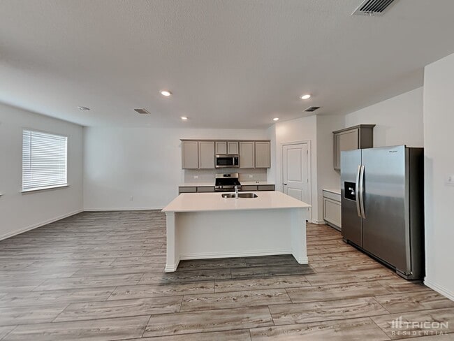 Building Photo - 2513 Starwater Dr