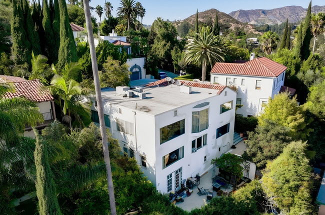 Building Photo - 2014 Whitley Ave