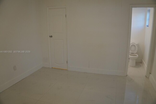 Foto del edificio - 61 SW 58th Ct