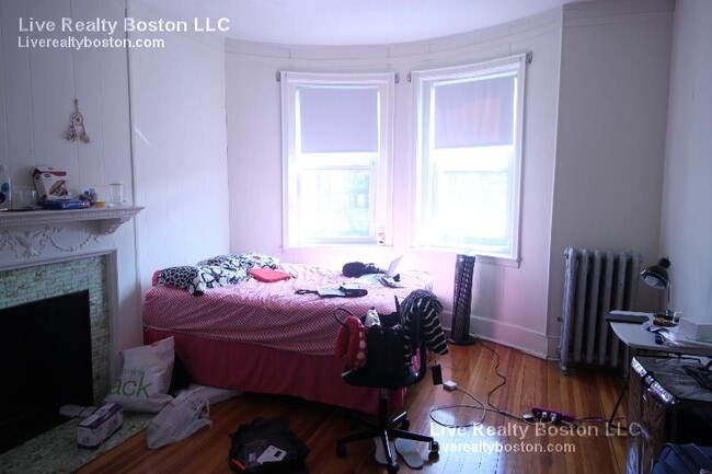 Building Photo - 1375 Commonwealth Ave