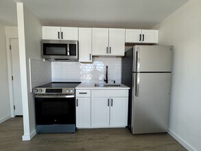 Building Photo - 4 Twining St