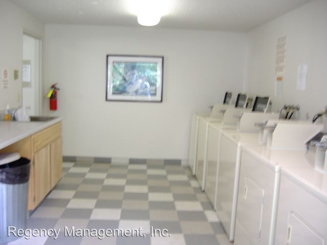 Building Photo - 6870 SW Hall Blvd