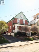 Building Photo - 253 Herbert St