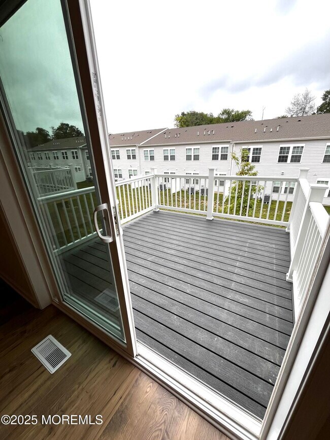 Building Photo - 18 Rothbury Ct