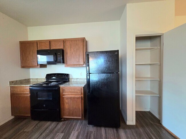 Foto del edificio - AVAILABLE NOW! (SECTION 8 ACCEPTED) 1 MONTH FREE
